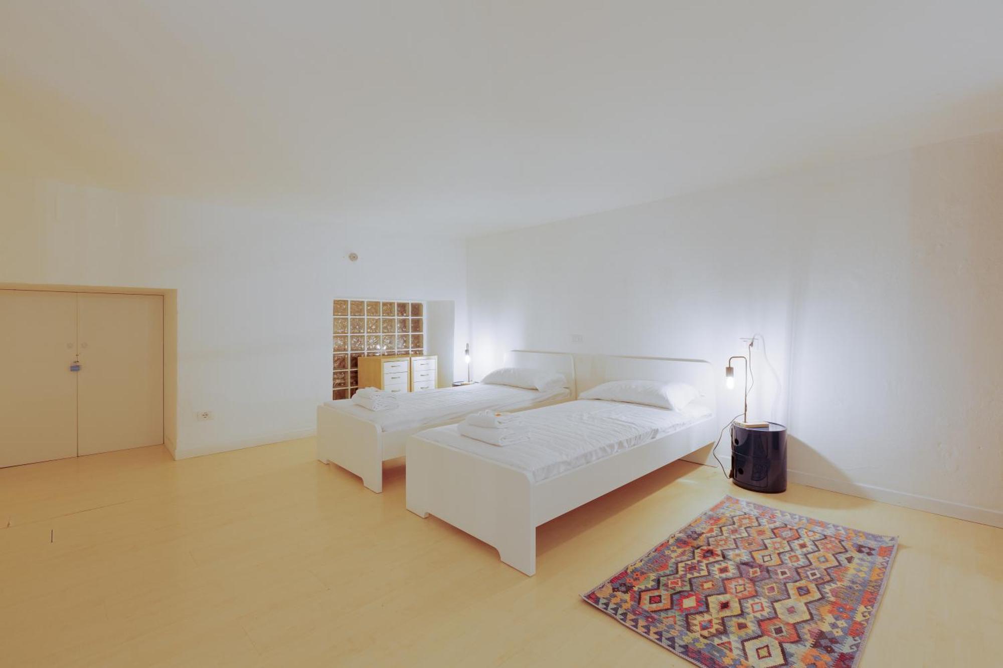 شقة Sant'Agostino - Charming Retreat 210M From M2 ميلان المظهر الخارجي الصورة