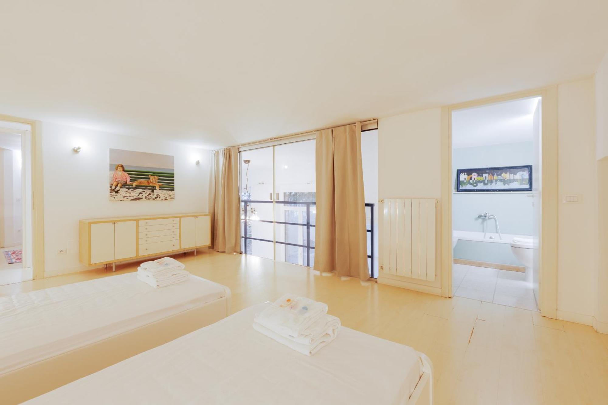 شقة Sant'Agostino - Charming Retreat 210M From M2 ميلان المظهر الخارجي الصورة