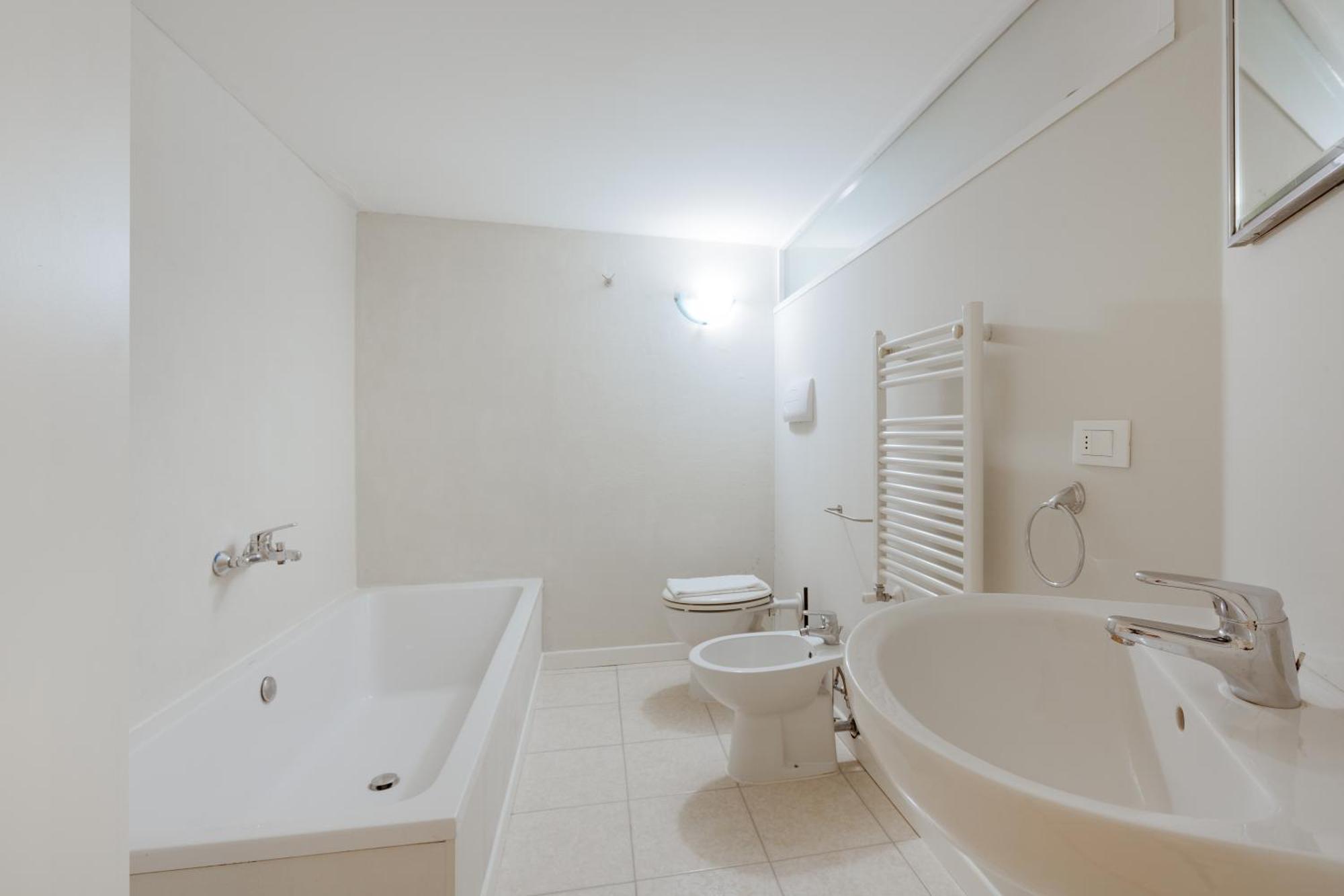 شقة Sant'Agostino - Charming Retreat 210M From M2 ميلان المظهر الخارجي الصورة